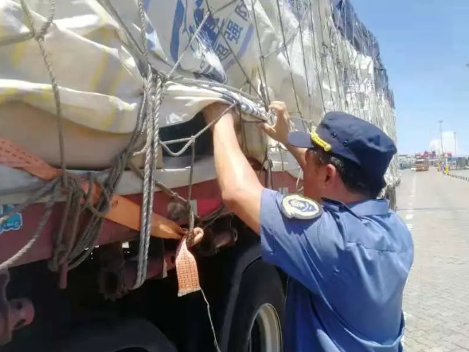 注意了！海南港口查車，查（chá）5個月！嚴禁（jìn）違規塑料製品進入！