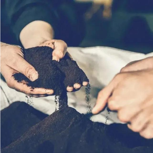 PLA與咖啡（fēi）渣（zhā）製成可降解“渣渣管” 星巴克等品牌已引入（rù）！