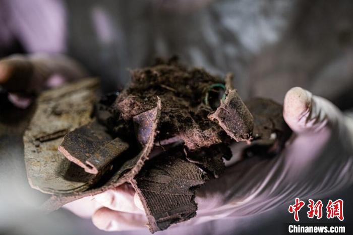 最新研究：汽車廢塑料巧變石墨烯，促進回（huí）收利用