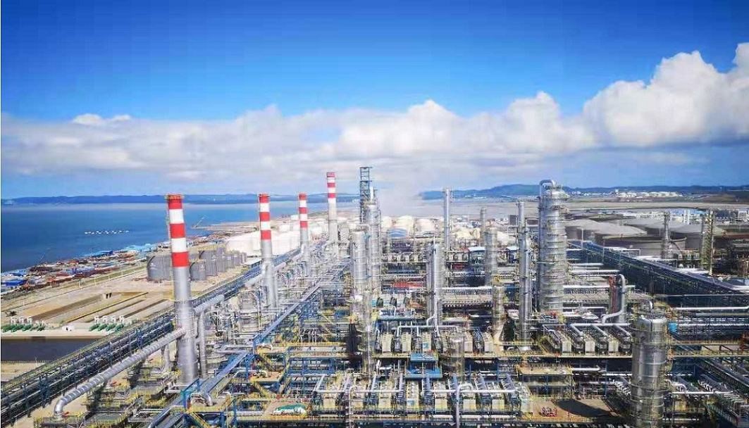 埃克森（sēn）美孚和SABIC在德克薩斯州新建的石化綜合設施已投入使用